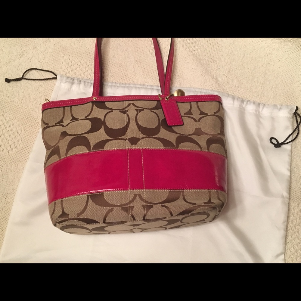 Classic Coach Zip Top Tote Shoulder Bag